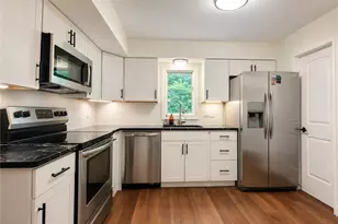 93 Forrest Pl, Atlanta, GA 30328 - Photo 13