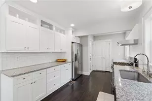 2304 Pembrook Pl NE, Atlanta, GA 30324 - Photo 11