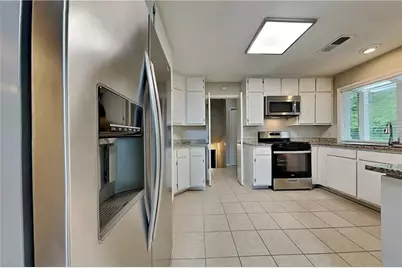 5142 Manitou Way, Stone Mountain, GA 30087 - Photo 5