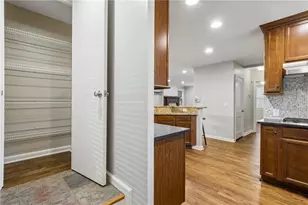 1197 Goodwin Rd, Atlanta, GA 30324 - Photo 19