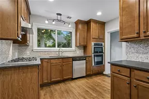 1197 Goodwin Rd, Atlanta, GA 30324 - Photo 11