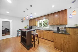 1875 Dovonshire Rd S W, Marietta, GA 30064 - Photo 3
