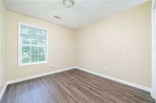 935 Hickory Bend Rd, Atlanta, GA 30349 - Photo 13