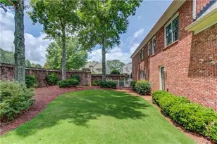 10853 Enclave Ln, Alpharetta, GA 30022 - Photo 19
