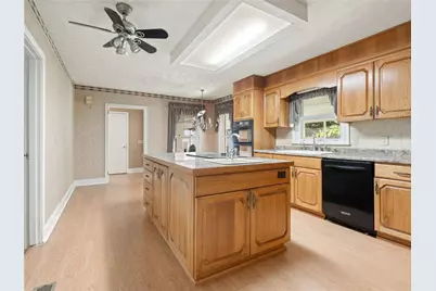 291 E Memorial Drive, Dallas, GA 30132 - Photo 5