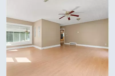 291 E Memorial Drive, Dallas, GA 30132 - Photo 3