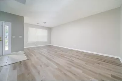 7683 Creekside Lane, Atlanta, GA 30296 - Photo 5
