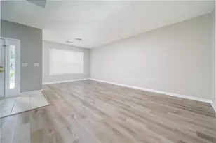 7683 Creekside Ln, Atlanta, GA 30296 - Photo 5