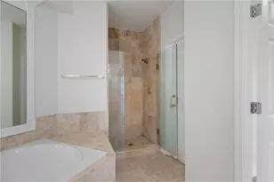 3334 Peachtree Rd NE, Atlanta, GA 30326 - Photo 31