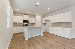8039 Dickens Dr, Fairburn, GA 30213 - Photo 11