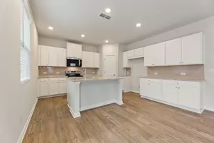8039 Dickens Dr, Fairburn, GA 30213 - Photo 9