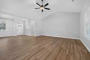 334 Flying Eagle Dr, Commerce, GA 30529 - Photo 3