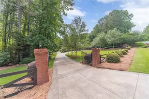 2431 Rabbit Farm Cir, Loganville, GA 30052 - Photo 5