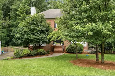 1430 Shadowrock Court NE, Marietta, GA 30062 - Photo 5