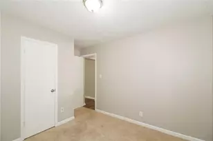8605 Collins Dr, Jonesboro, GA 30236 - Photo 13
