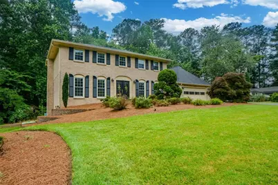 2355 N Peachtree Way, Dunwoody, GA 30338 - Photo 3