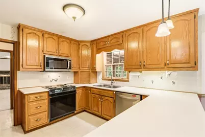2355 N Peachtree Way, Dunwoody, GA 30338 - Photo 17