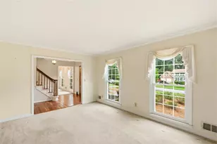 2355 N Peachtree Way, Dunwoody, GA 30338 - Photo 11