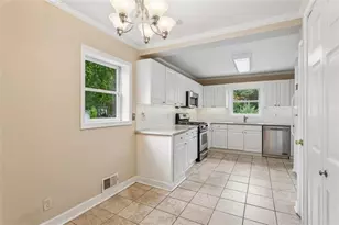 1910 La Dawn Ln, Atlanta, GA 30318 - Photo 19