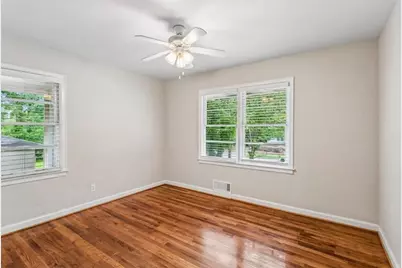 1910 La Dawn Lane, Atlanta, GA 30318 - Photo 11