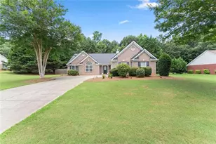 198 Blue Grass Dr, Jefferson, GA 30549 - Photo 1
