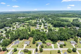 198 Blue Grass Dr, Jefferson, GA 30549 - Photo 41