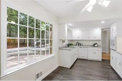 643 Grove Parkway SE, Marietta, GA 30067 - Photo 9