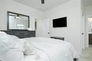 2048 Holtz Ln, Atlanta, GA 30318 - Photo 21
