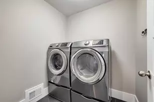 1921 Walthall Dr NW, Atlanta, GA 30318 - Photo 25