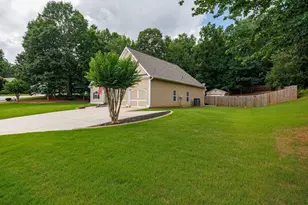 6050 Windsor Creek Dr, Douglasville, GA 30135 - Photo 5