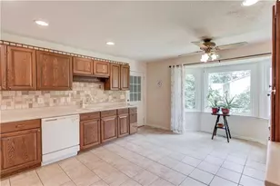 101 Fernwood Ct, Lawrenceville, GA 30043 - Photo 9