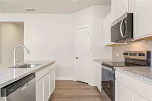 8026 Dickens Dr, Fairburn, GA 30213 - Photo 7