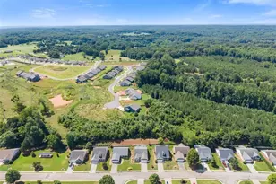 316 Lakeview Bend Cir, Jefferson, GA 30549 - Photo 49