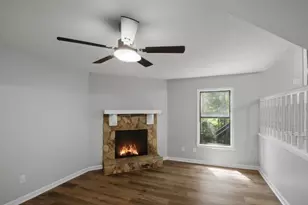 600 Maple Dr, Stone Mountain, GA 30083 - Photo 5