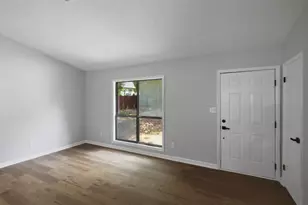 600 Maple Dr, Stone Mountain, GA 30083 - Photo 9