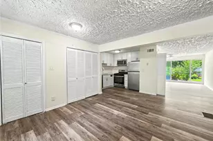 2559 Dale Creek Dr NW, Atlanta, GA 30318 - Photo 15
