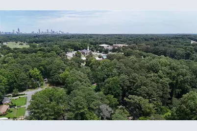 2559 Dale Creek Drive NW, Atlanta, GA 30318 - Photo 41