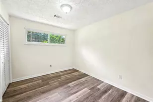 2559 Dale Creek Dr NW, Atlanta, GA 30318 - Photo 19
