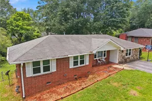 8365 Dewayne Ln, Jonesboro, GA 30236 - Photo 3