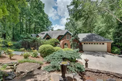 2341 Habersham Drive SW, Marietta, GA 30064 - Photo 3