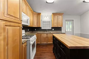 623 Webb Gin House Rd, Lawrenceville, GA 30045 - Photo 9
