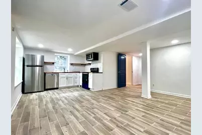 1685 Dunwoody Place NE #Bottom, Atlanta, GA 30324 - Photo 3