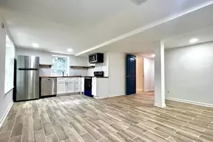 1685 Dunwoody Pl NE, Atlanta, GA 30324 - Photo 3