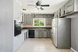 4070 Briarcliff Rd NE, Atlanta, GA 30345 - Photo 9