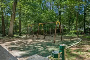 2069 Edinburgh Terrace NE, Atlanta, GA 30307 - Photo 57