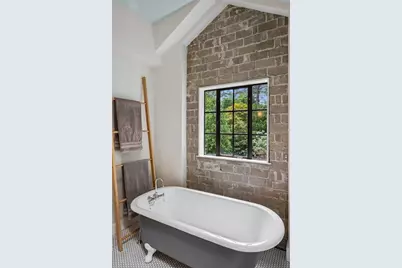 2069 Edinburgh Terrace NE, Atlanta, GA 30307 - Photo 33