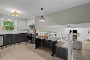 2204 Pine Point Dr, Lawrenceville, GA 30043 - Photo 9