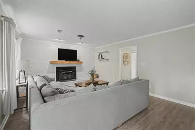 2204 Pine Point Drive, Lawrenceville, GA 30043 - Photo 11