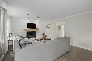 2204 Pine Point Dr, Lawrenceville, GA 30043 - Photo 11