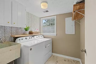 2204 Pine Point Drive, Lawrenceville, GA 30043 - Photo 25